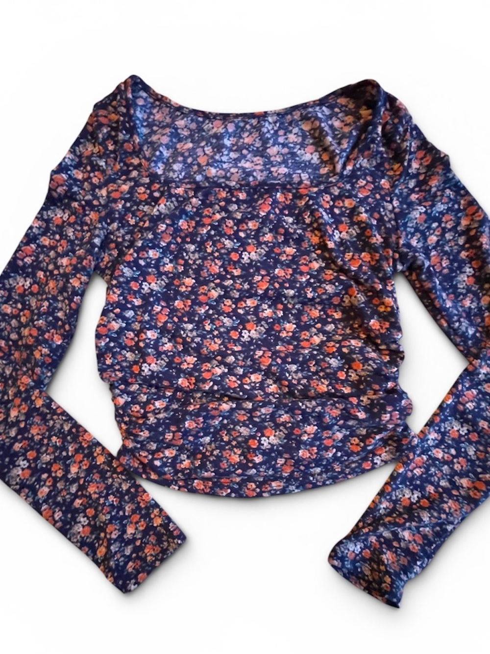 Floral Long-Sleeve Scoop Neck Top in Navy